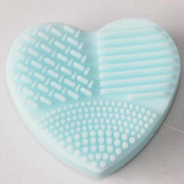 heart shape silica glove scrubber board cosmetic cleaning makeup brush blue