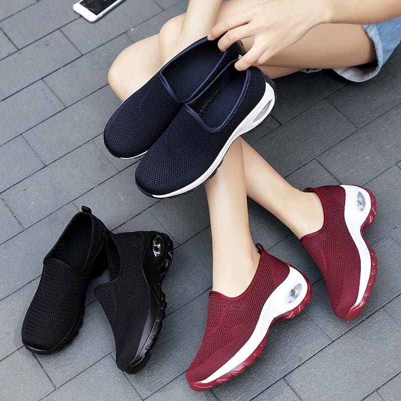 lightweight soft-soled casual air sole flywire sneaker for women