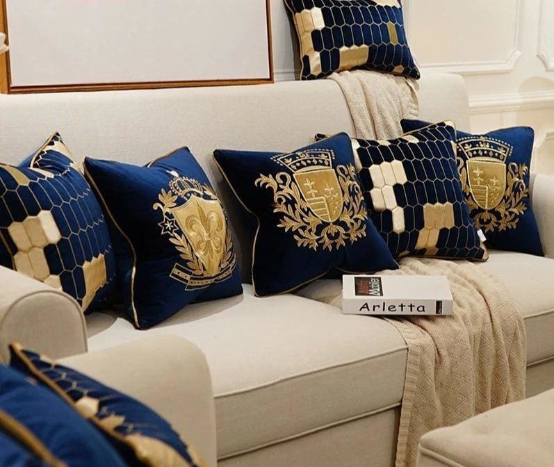 luxury european embroidery velvet cushion cover