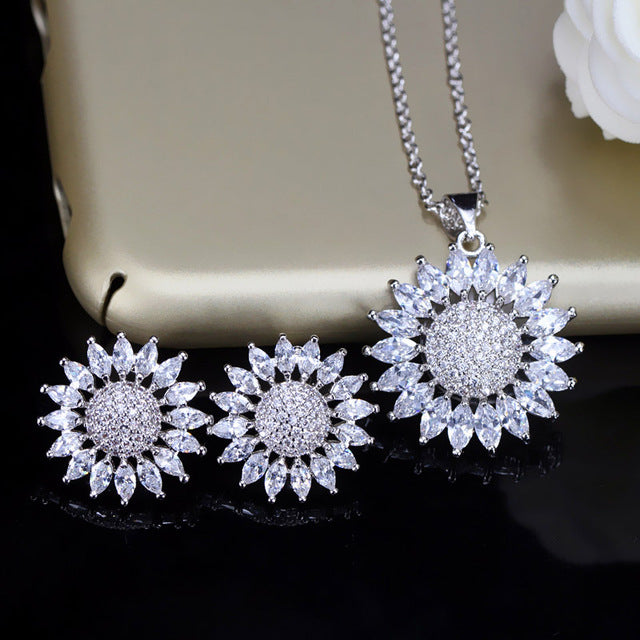 top quality fashion brilliant women jewelry set big sun flower green and white zirconia earring and necklace for party white